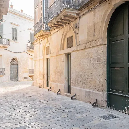 Ferienwohnung Terzo Campanello - Terrazza Nel Centro Storico Lecce Exterior foto